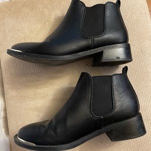 Boohoo Gold Metal Trim Toe Chelsea Ankle Boots